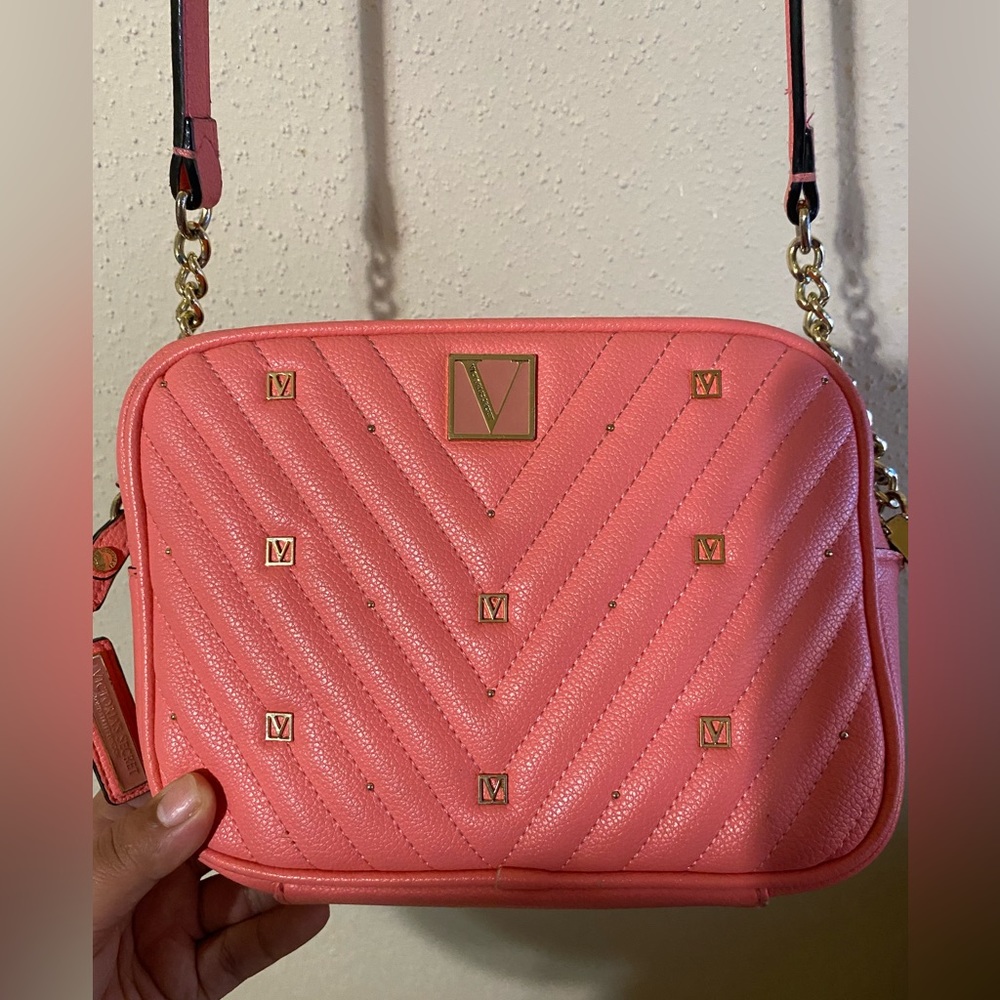 Crossbody - Picture 2 of 6
